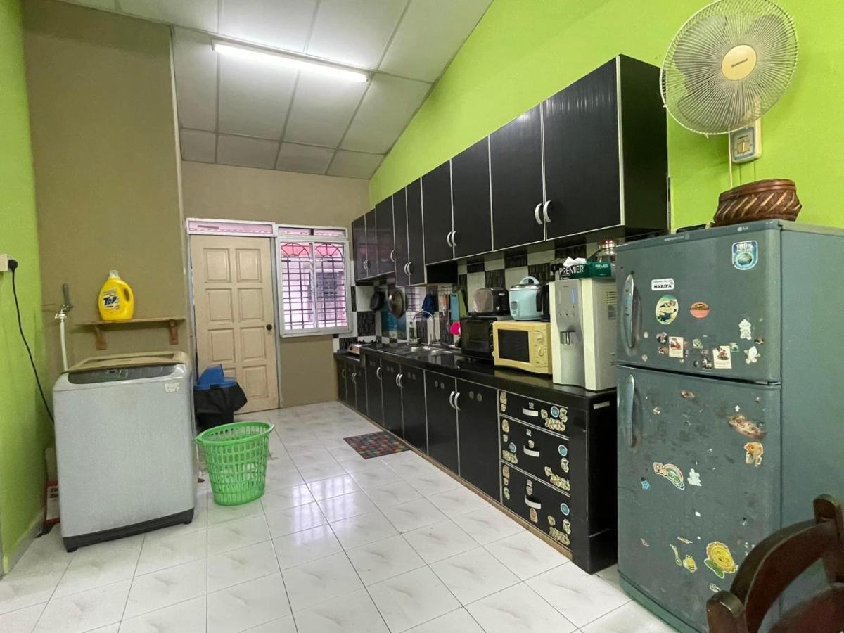 Homestaymuslim Di Teluk Intan Exterior foto